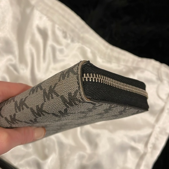 Michael Kors Jet Set Travel Phone Wallet Wristlet - Picture 5 of 12